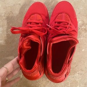 red nike huaraches size 6.5